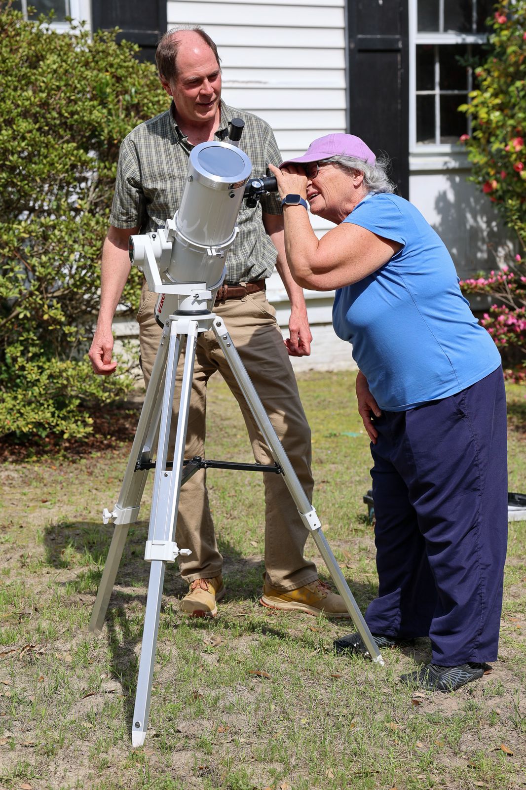 Stephan Martin demonstrating the telescope